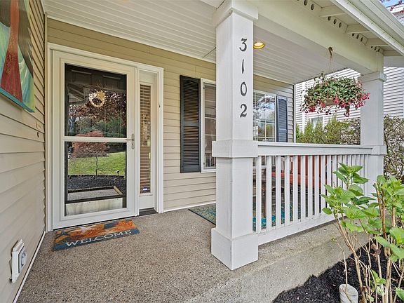 3rd image of 3102 43rd Avenue NE