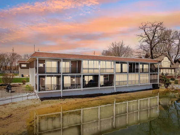 2501 South Browns Lake DRIVE #B11, Burlington, WI 53105