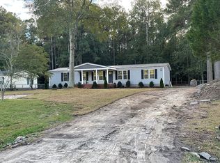 231 Grummen Rd, Hope Mills, NC 28348