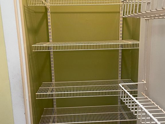4th image of 2451 Arlington Cres APT F