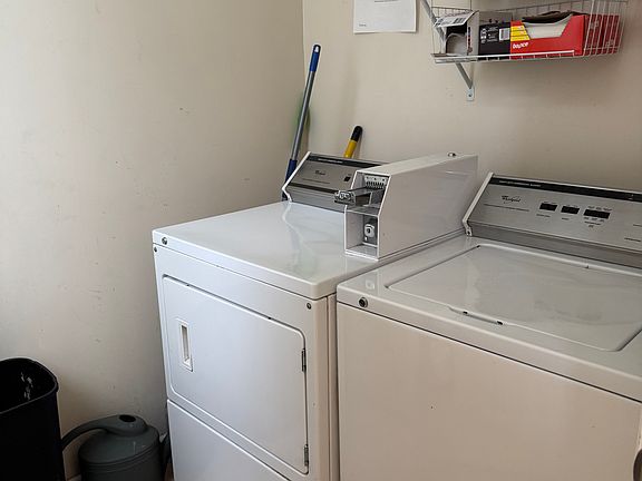 4th image of 619 Union St APT 4