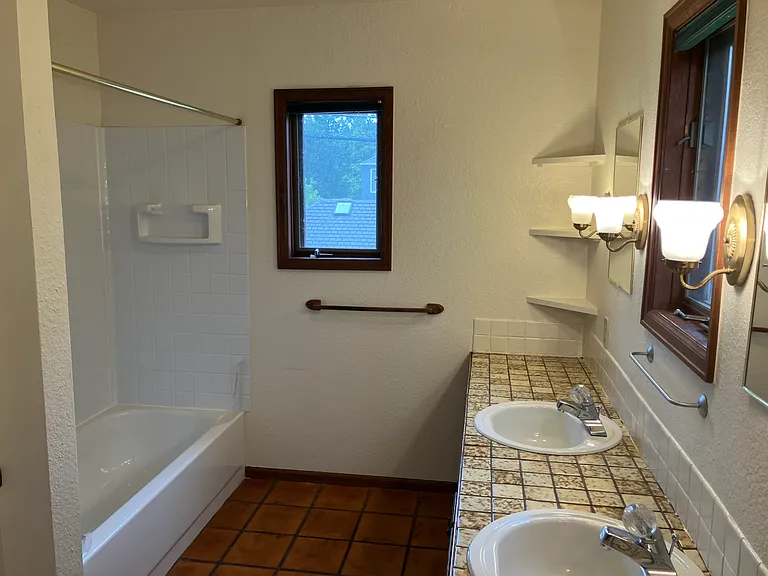 2143 Pine St #2 — Photo 13
