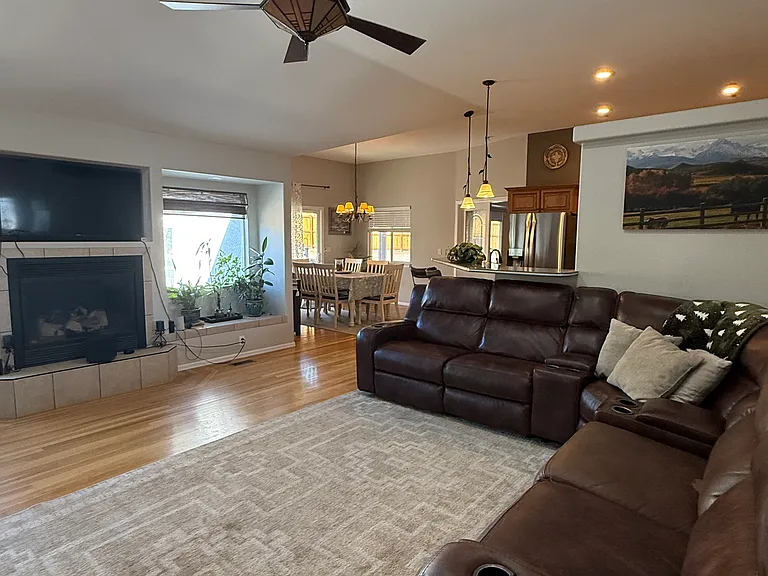 Oak Leaf Ct — Photo 2