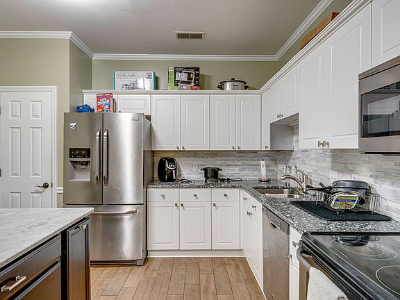 4th image of 3010 Caldwell Rd Unit 203