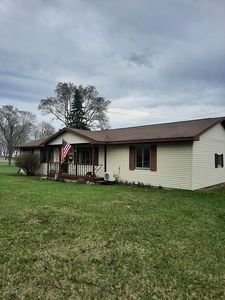 5910 S Cummings St, Suttons Bay, MI, 49682