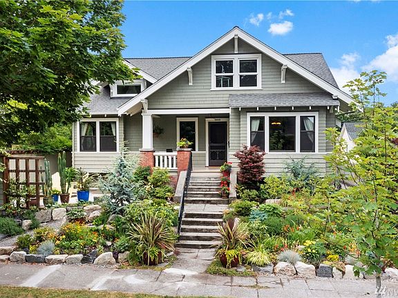 Picture yourself making the short stroll to the Proctor farmers market or head to the waterfront for dinner with a view! This quaint neighborhood & prime location are unsurpassed