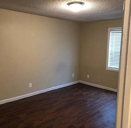 4th image of 501 Westlawn Dr APT 34