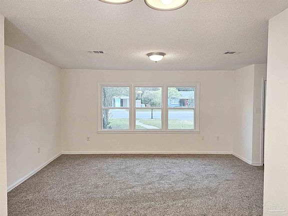 4th image of 3610 N 9th Ave