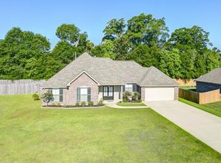 501 Seabiscuit Loop W, Madisonville, LA 70447