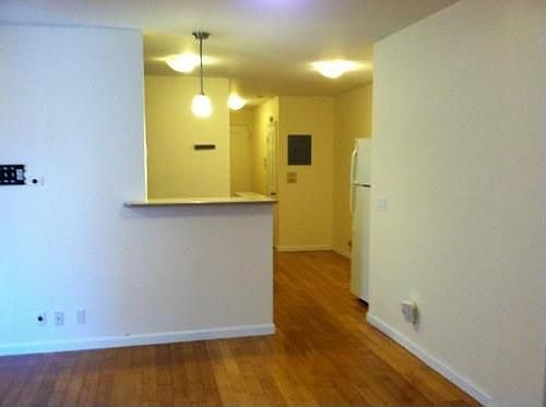 5th image of 50 E 43rd St