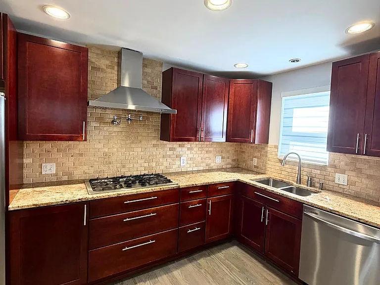 2632 S Hicks St — Photo 5