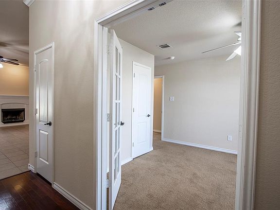 5th image of 237 Carriage Dr
