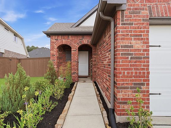 2nd image of 313 Violet Crown Ln