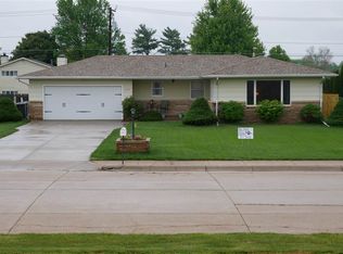 2106 W 11th St, Hastings, NE 68901
