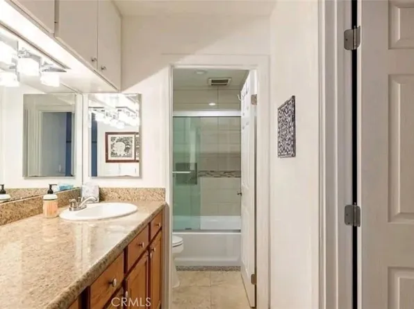 1621 Hotel Cir S, San Diego, CA