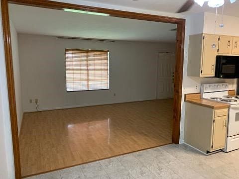 5th image of 9010 Glen Meadow Ln