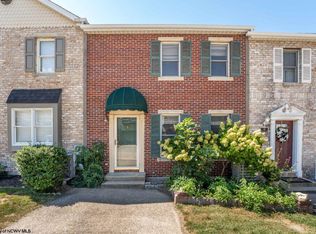 42 Old House Ln, Morgantown, WV 26505