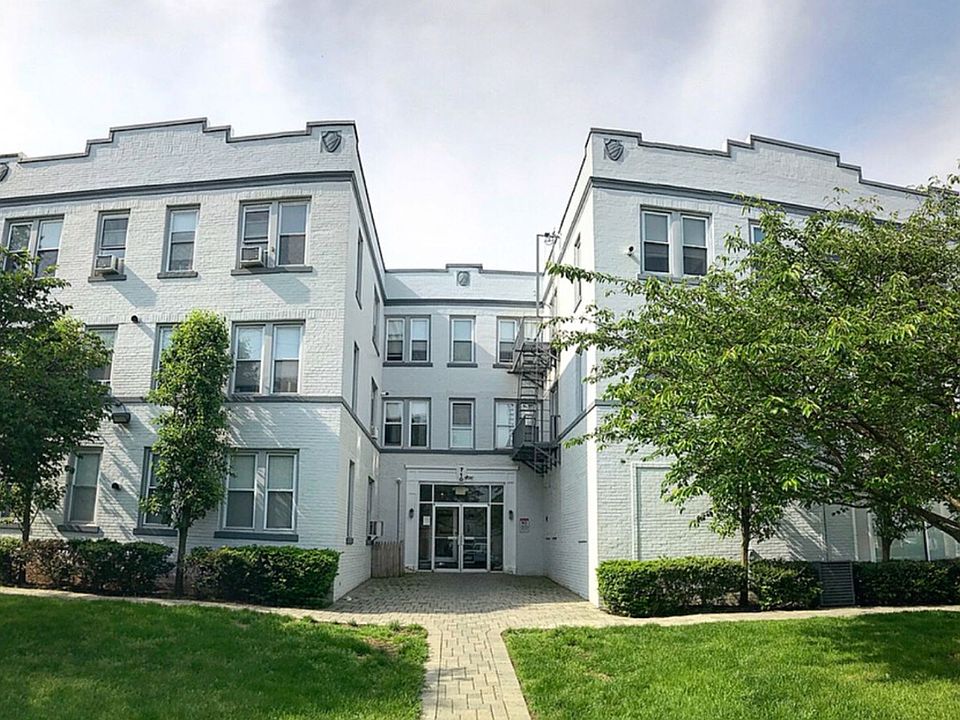 1st image of 710 6th Ave Unit 105