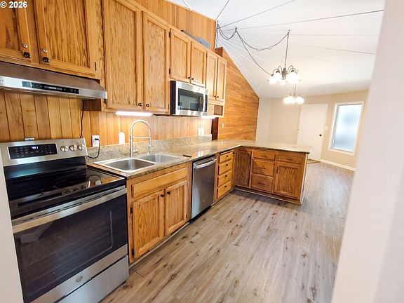 4th image of 56992 Fawn Ln