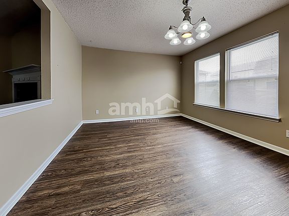 4th image of 2300 Shadowbrook Dr