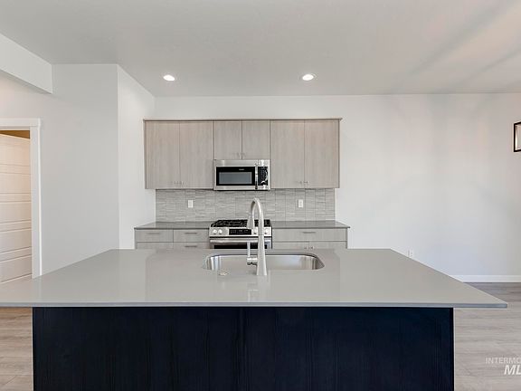 4th image of 4939 S Amorita Ave