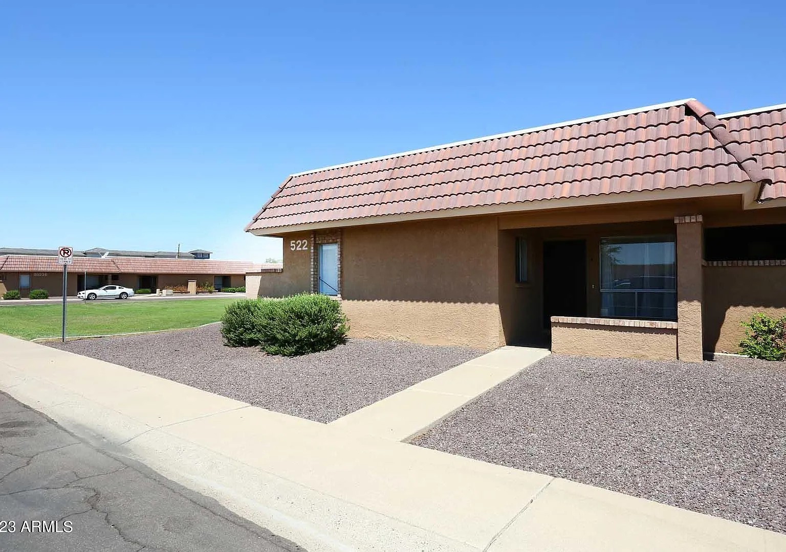 2 bed, 2.0 bath, 994 sqft, $1,650 — Photo 2