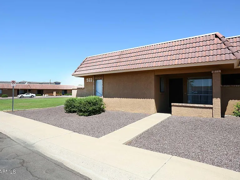 522 W Blackhawk Dr #4 — Photo 2