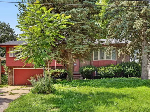 6514 Lincoln Ave, Windsor Heights, IA 50324