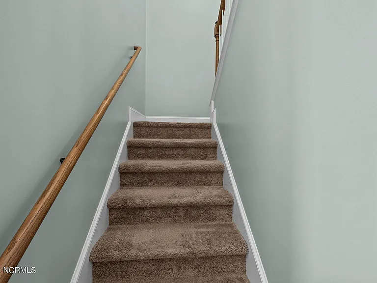411 Palisades Way — Photo 24