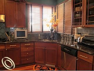 4th image of 24010 Broadmoor Park Ln