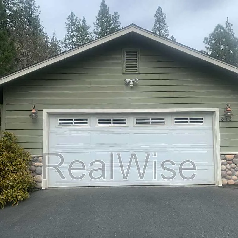 3 bed, 2.0 bath, 2098 sqft, $2,500 — Photo 2