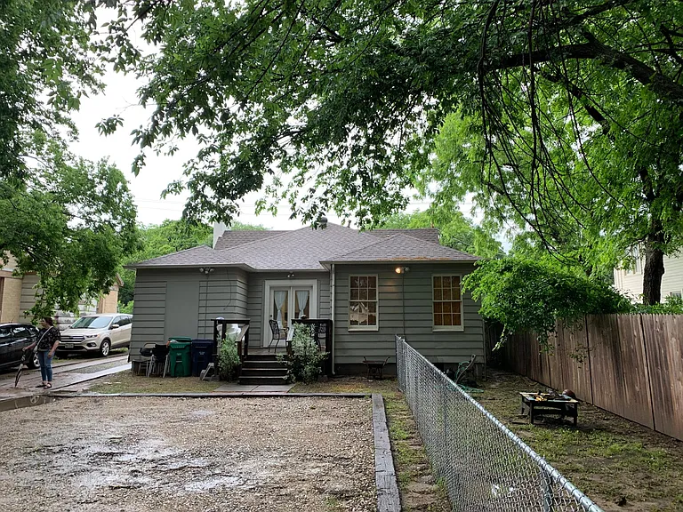 919 W Hickory St — Photo 24