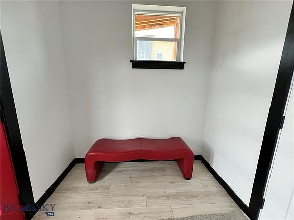 5th image of 2983 Fen Way #A