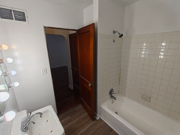 5th image of 417 W 14th St APT 2