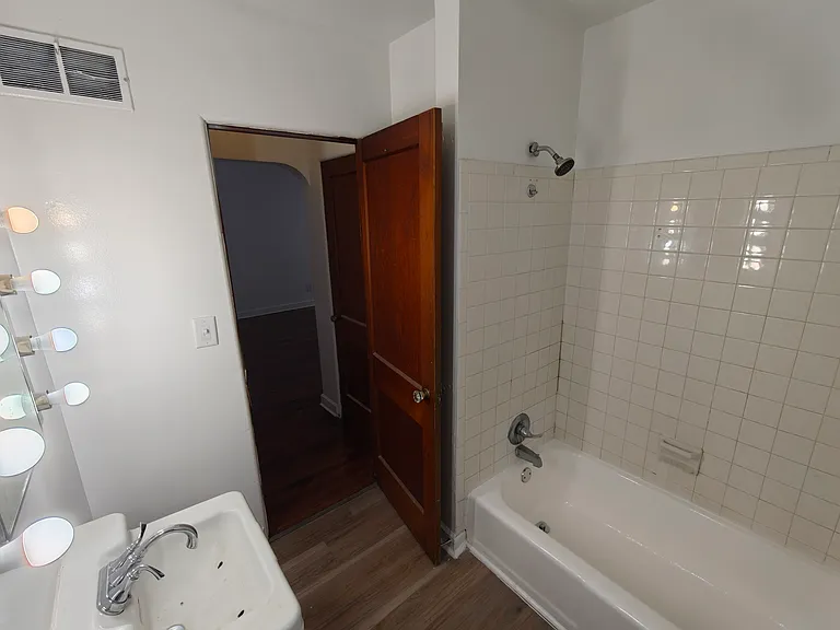 417 W 14th St #2 — Photo 5