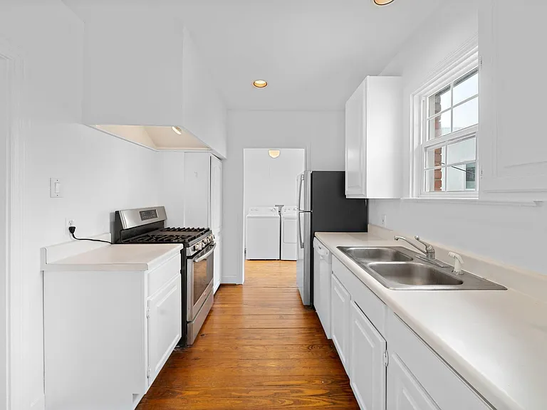 1510 Harold St #2 — Photo 11