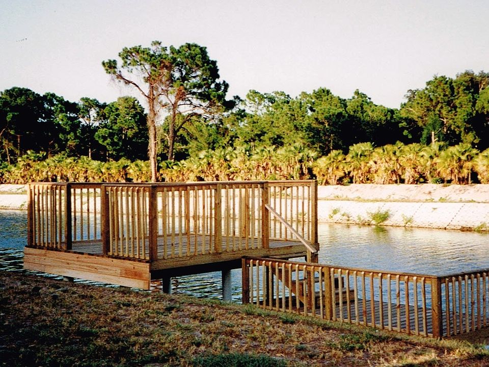 Deck/Dock on navigable waterway