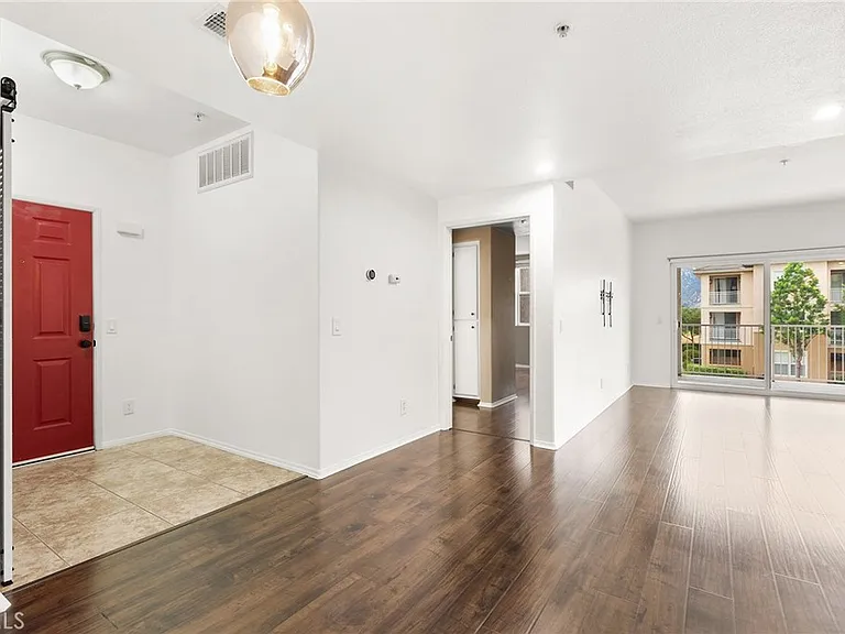 31239 Taylor Ln — Photo 10