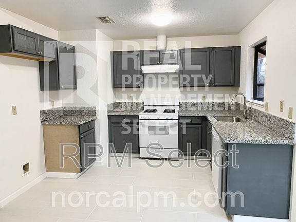 3rd image of 5020 Summerbrook Way