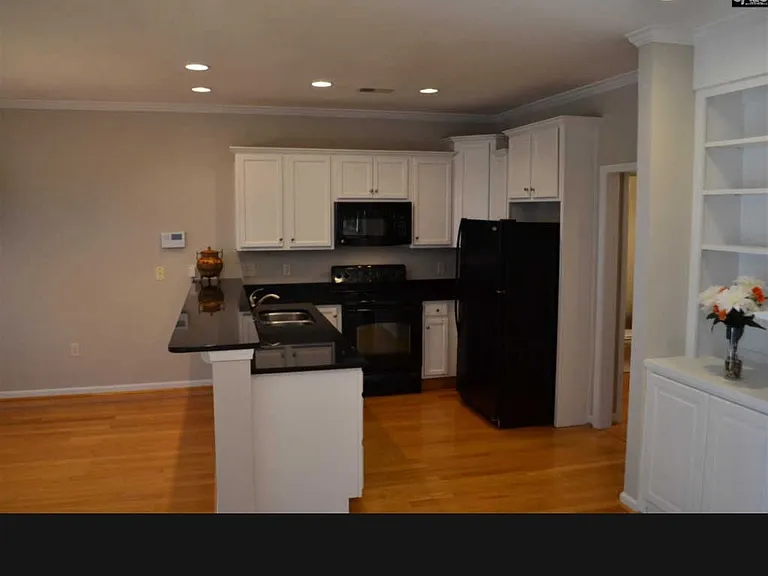 144 Lincoln St — Photo 10