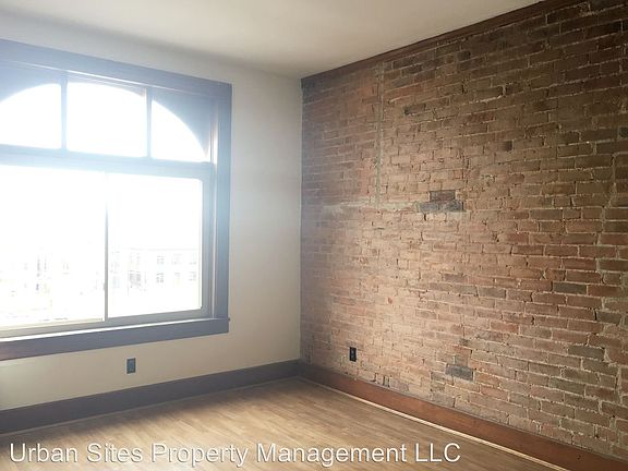 5th image of 303 Greenup St APT 40