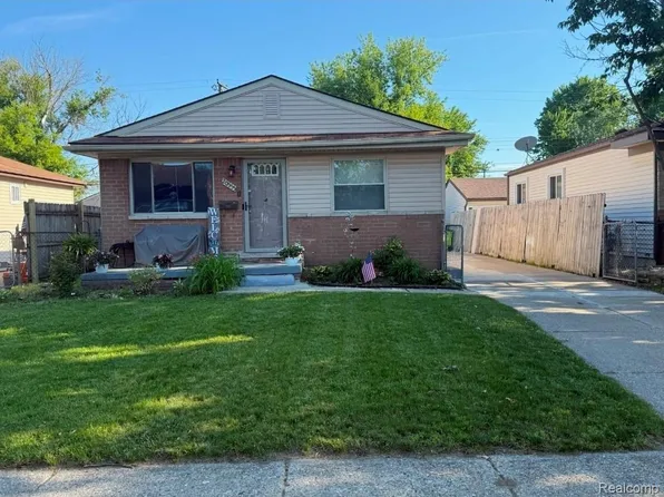 20555 Woodward St, Clinton Township, MI 48035