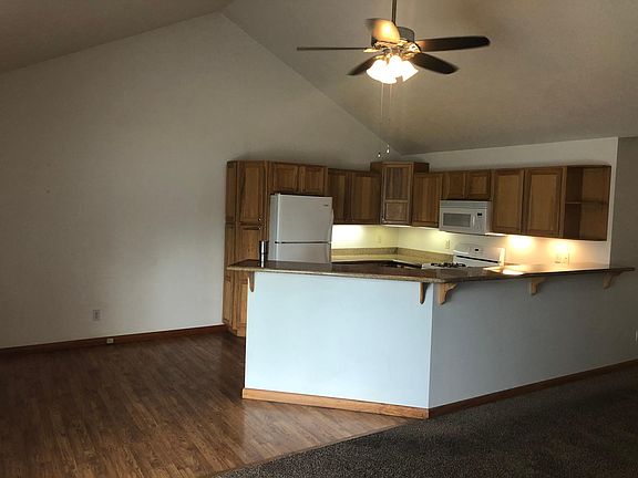 3rd image of 608 E Sciota Ave