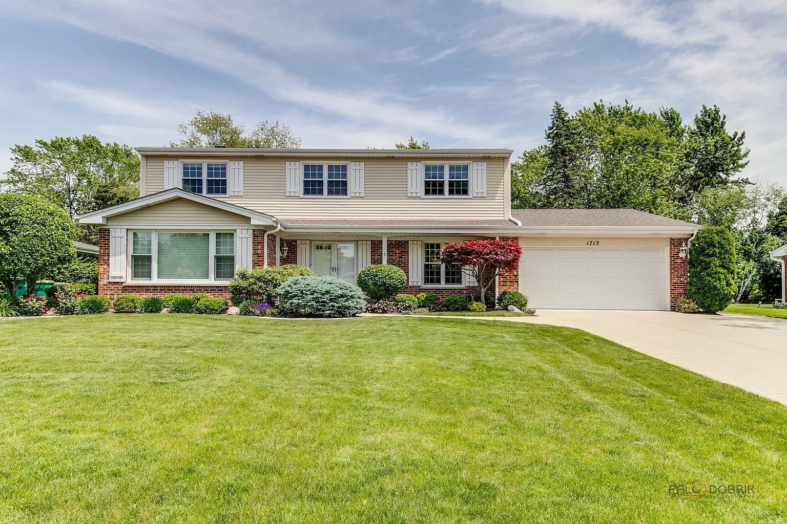 1715 Ivy Ln photo 1