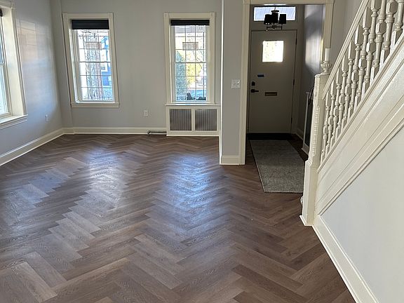 4th image of 25 Holland Ave #1