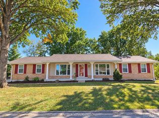 17 Savoy Dr, Lake Saint Louis, MO 63367