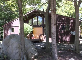 9539 Jasmine Dr, Tobyhanna, PA 18466