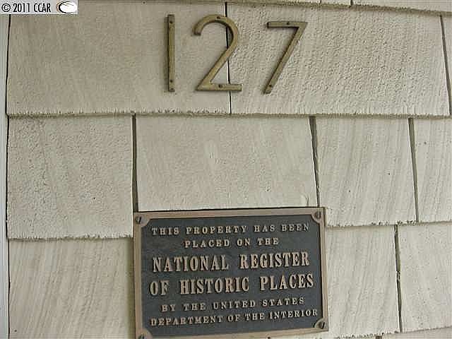 2nd image of 127 Bay St