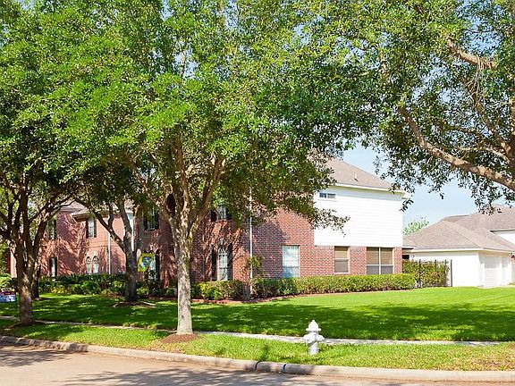 2nd image of 2355 Plantation Bend Dr