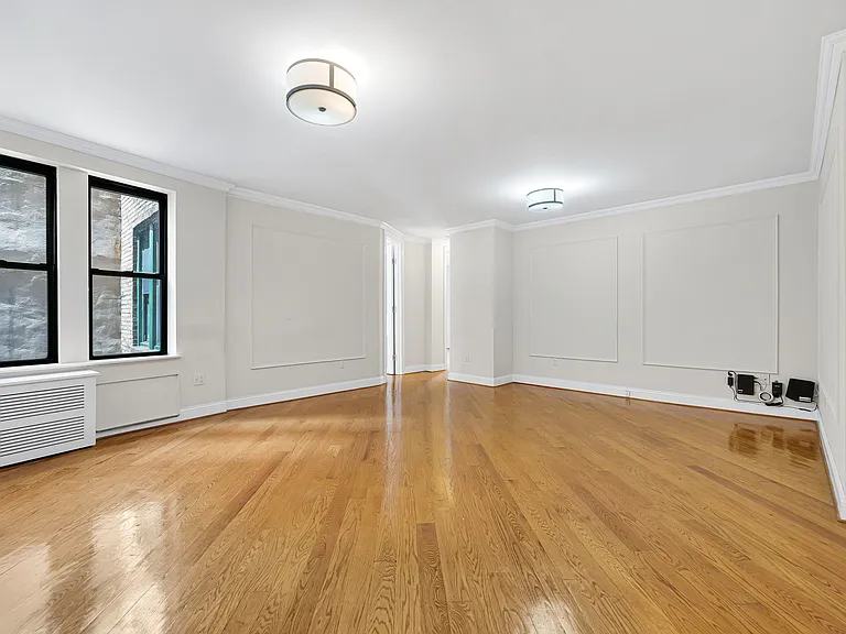 226 E 70th St #4C — Photo 3
